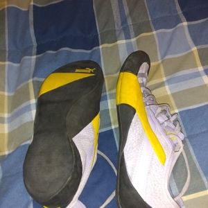 Women Puma Rock Climbing Shoes size 6